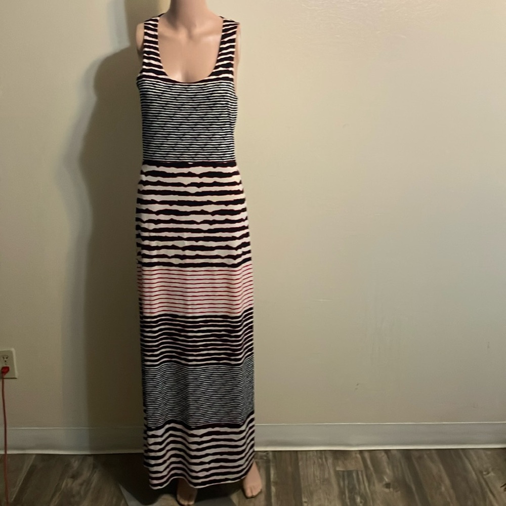 Multicolor long dress 
Size M
Sleeveless 
Cut out back